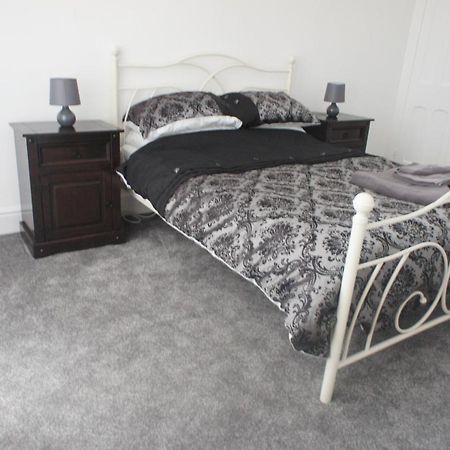 Flat 2 Opposite Travel Lodge 科尔温湾 外观 照片
