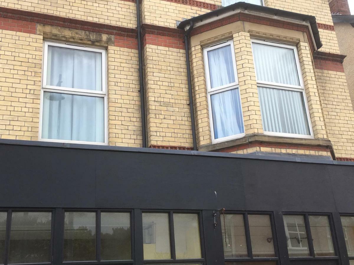 Flat 2 Opposite Travel Lodge 科尔温湾 外观 照片