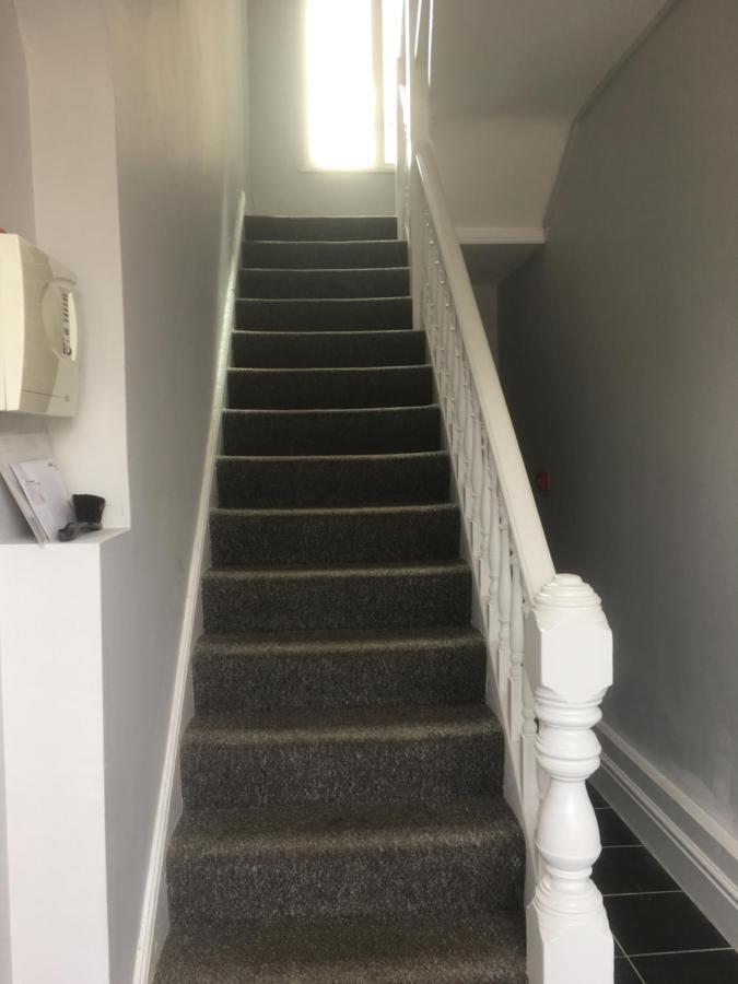 Flat 2 Opposite Travel Lodge 科尔温湾 外观 照片