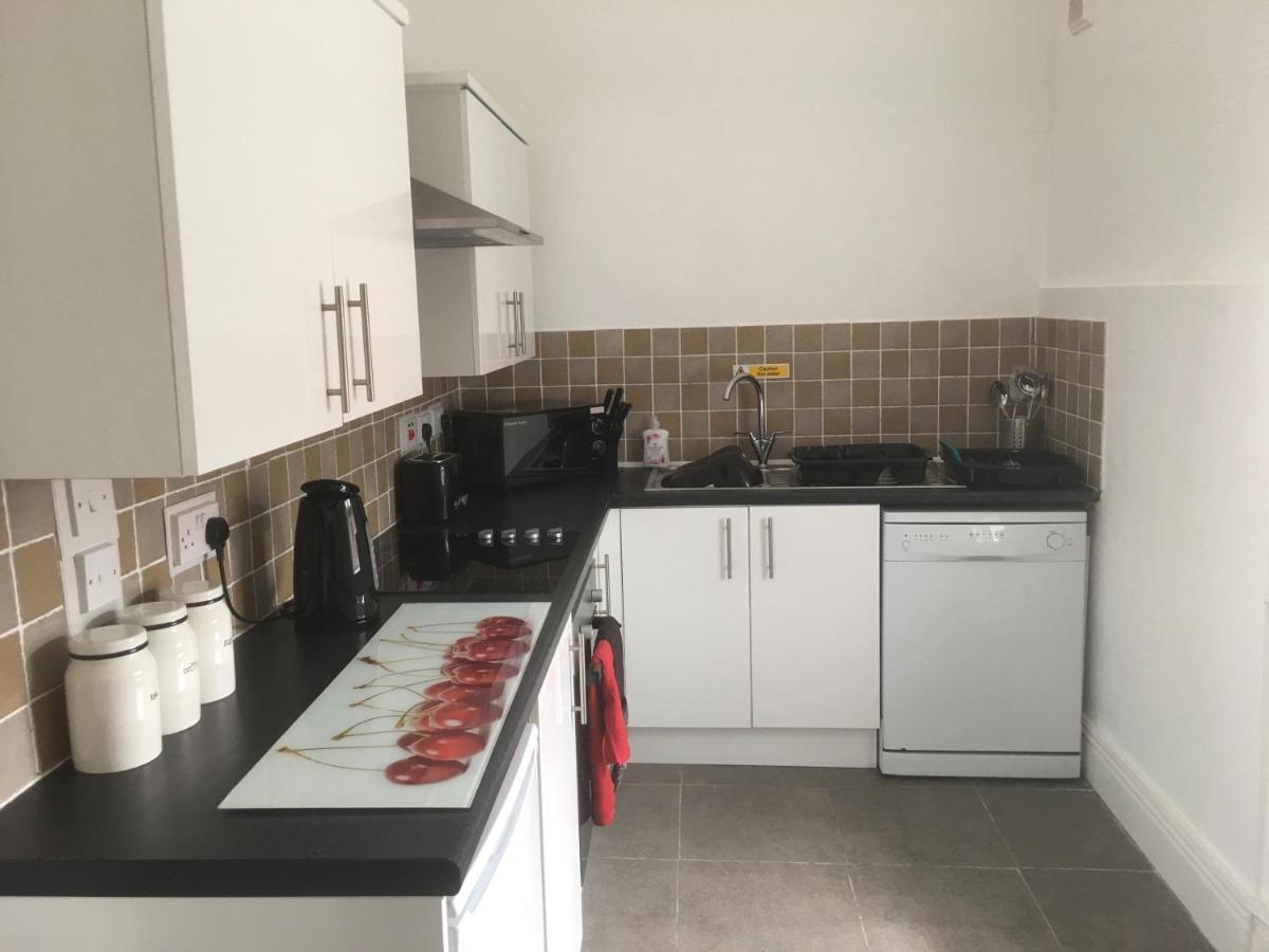 Flat 2 Opposite Travel Lodge 科尔温湾 外观 照片