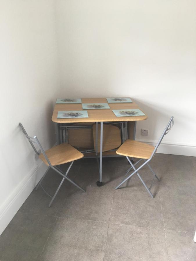 Flat 2 Opposite Travel Lodge 科尔温湾 外观 照片