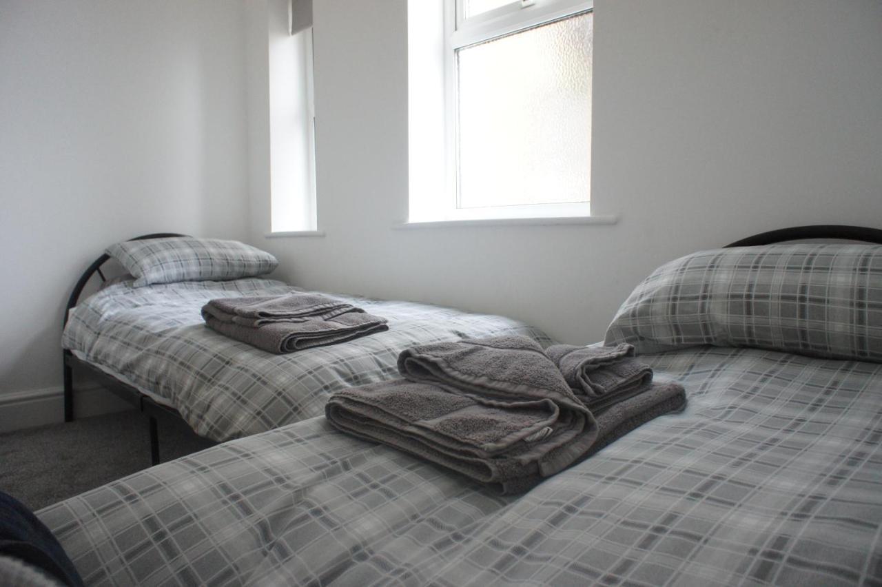 Flat 2 Opposite Travel Lodge 科尔温湾 外观 照片